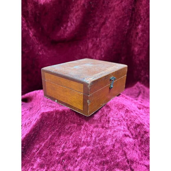Vintage Oddities - Scale Calibration Weights in Wood Box - WM Ainsworth & Sons - Picture 3 of 5